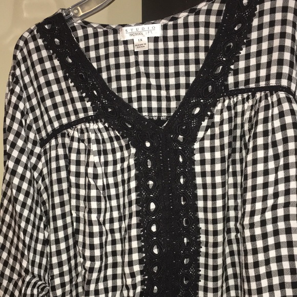 Studio Woman Gingham Blouse SIZE 1X - Picture 2 of 5